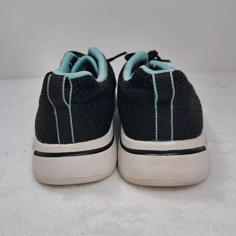 Skechers pre owned